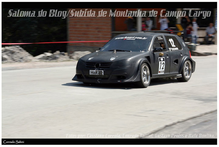 Golf Mk4 Black Monster número 12 de Ronald Funari em prova de subida de montanha